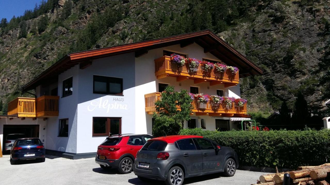 Hotel Haus Alpina Längenfeld Esterno foto