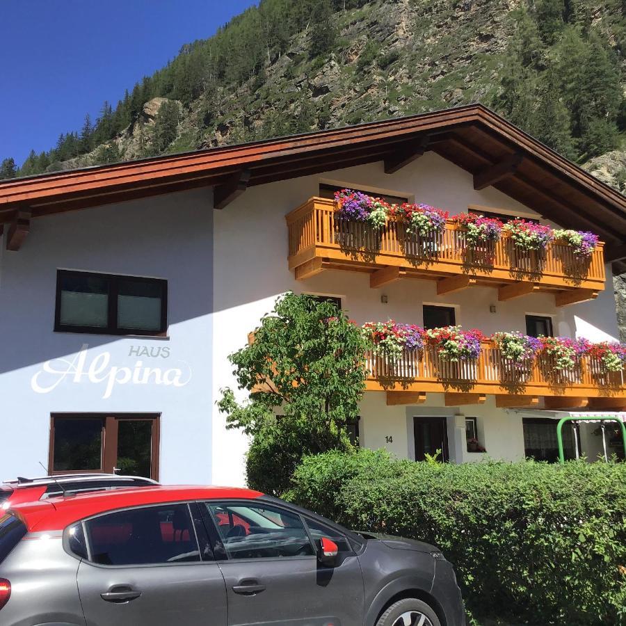 Hotel Haus Alpina Längenfeld Esterno foto
