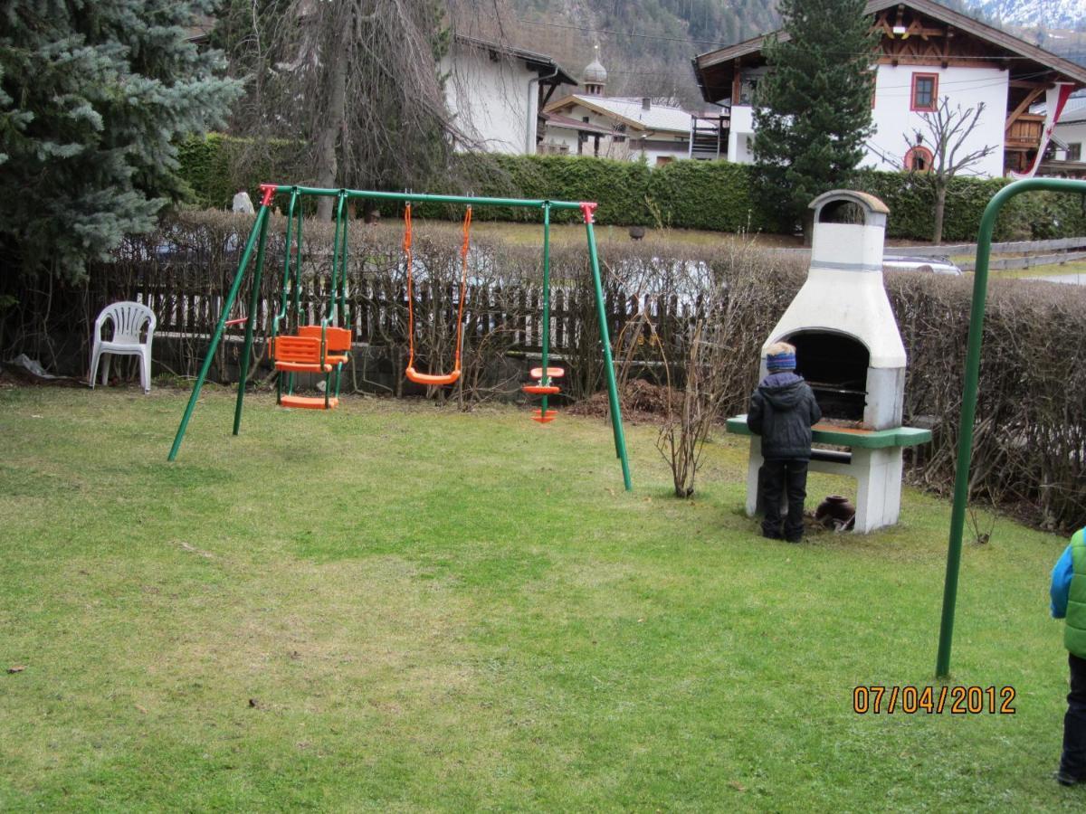 Hotel Haus Alpina Längenfeld Esterno foto