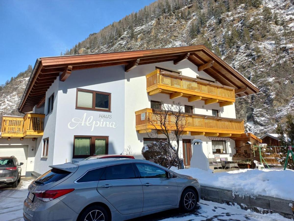 Hotel Haus Alpina Längenfeld Esterno foto