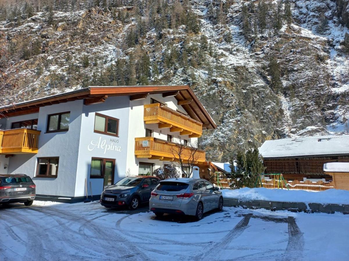 Hotel Haus Alpina Längenfeld Esterno foto
