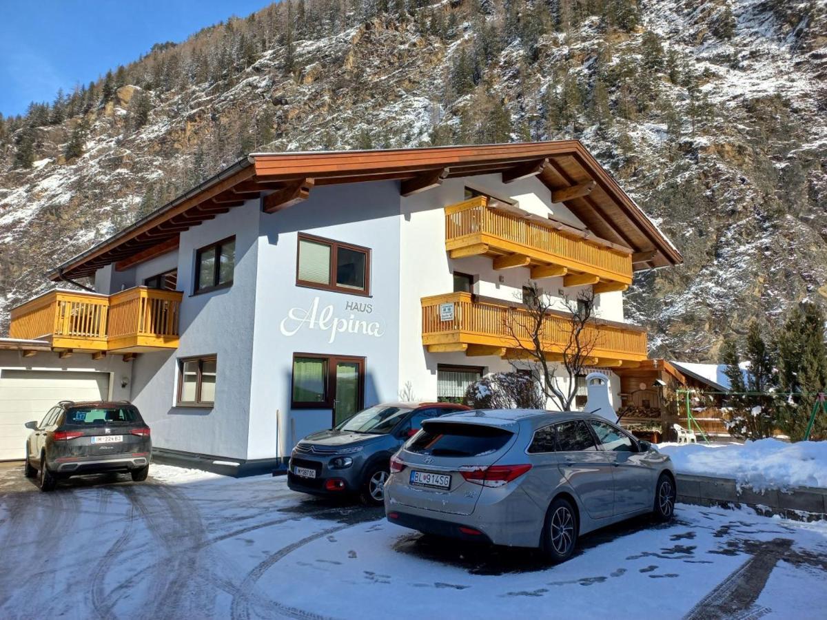 Hotel Haus Alpina Längenfeld Esterno foto