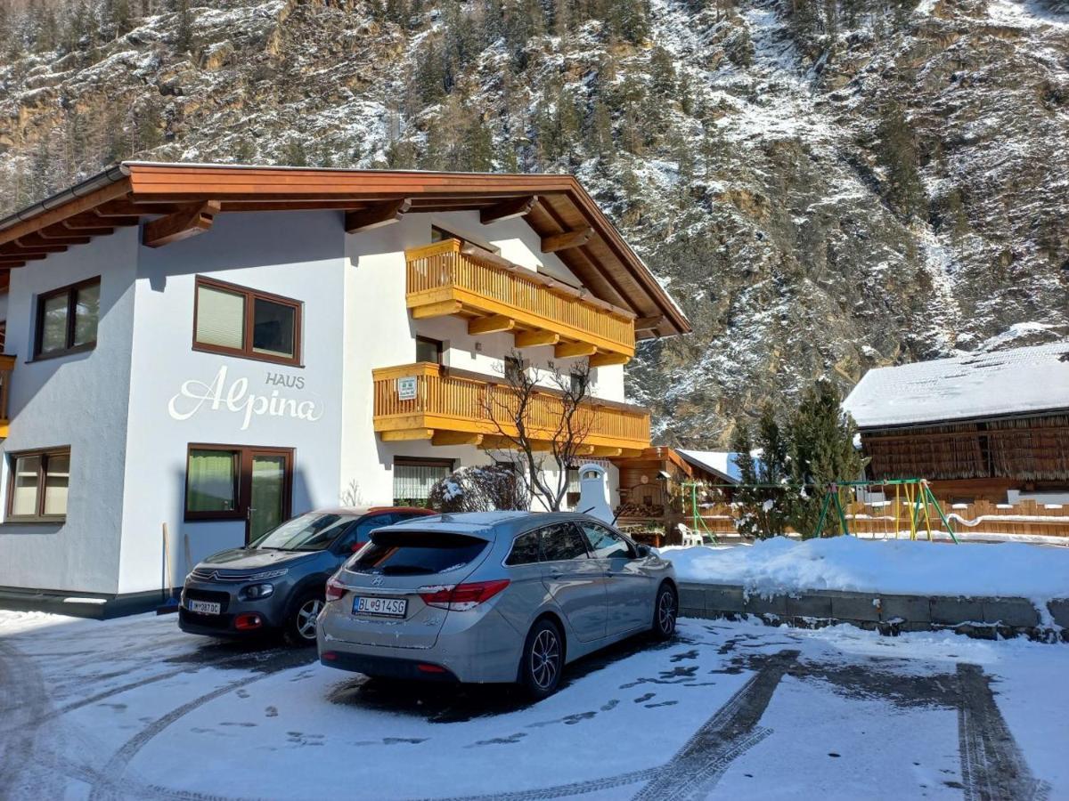 Hotel Haus Alpina Längenfeld Esterno foto